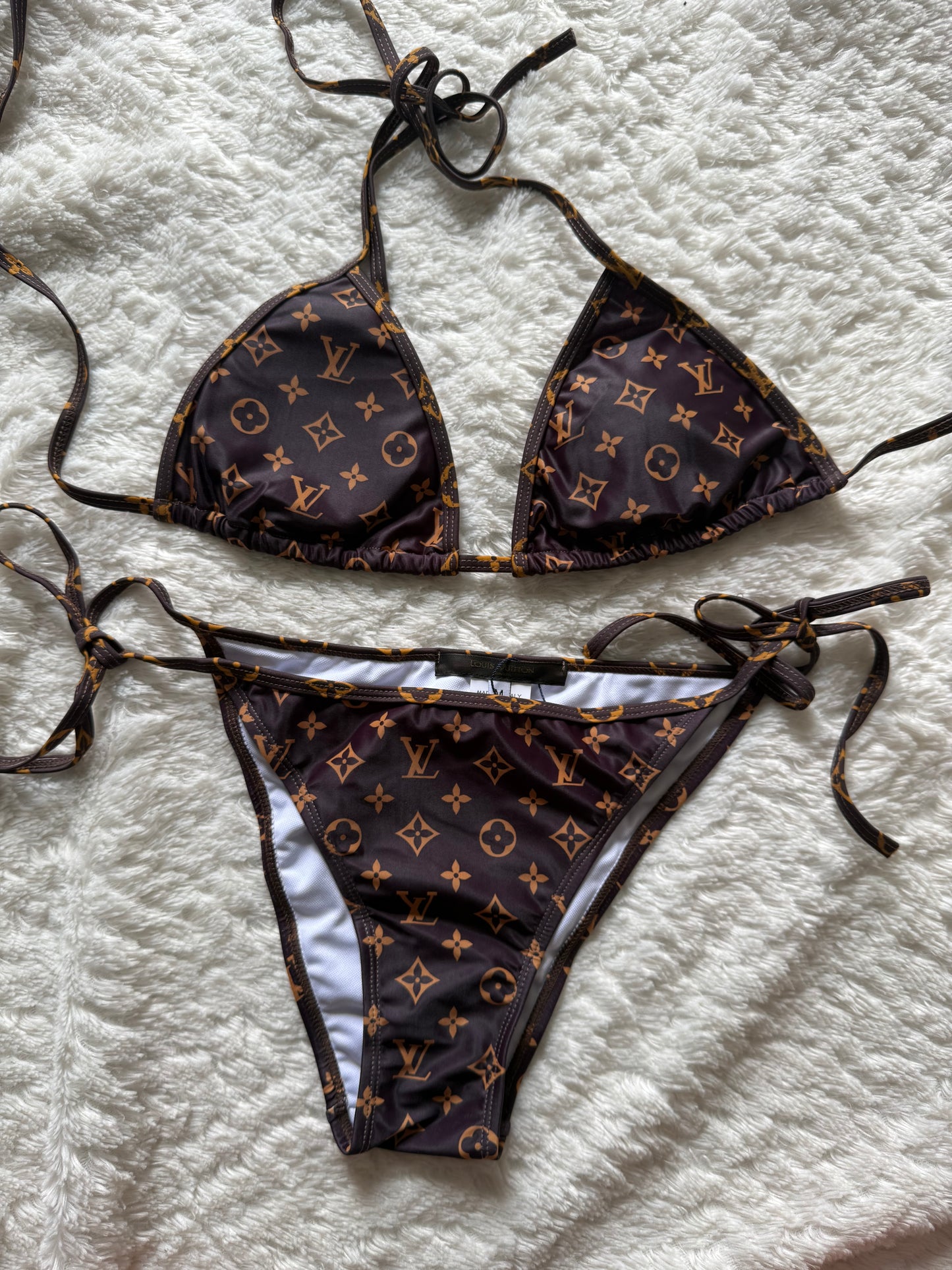 Bikini bruin
