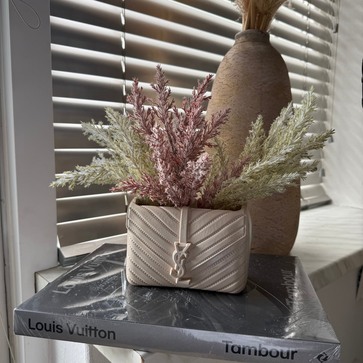 Bag vase