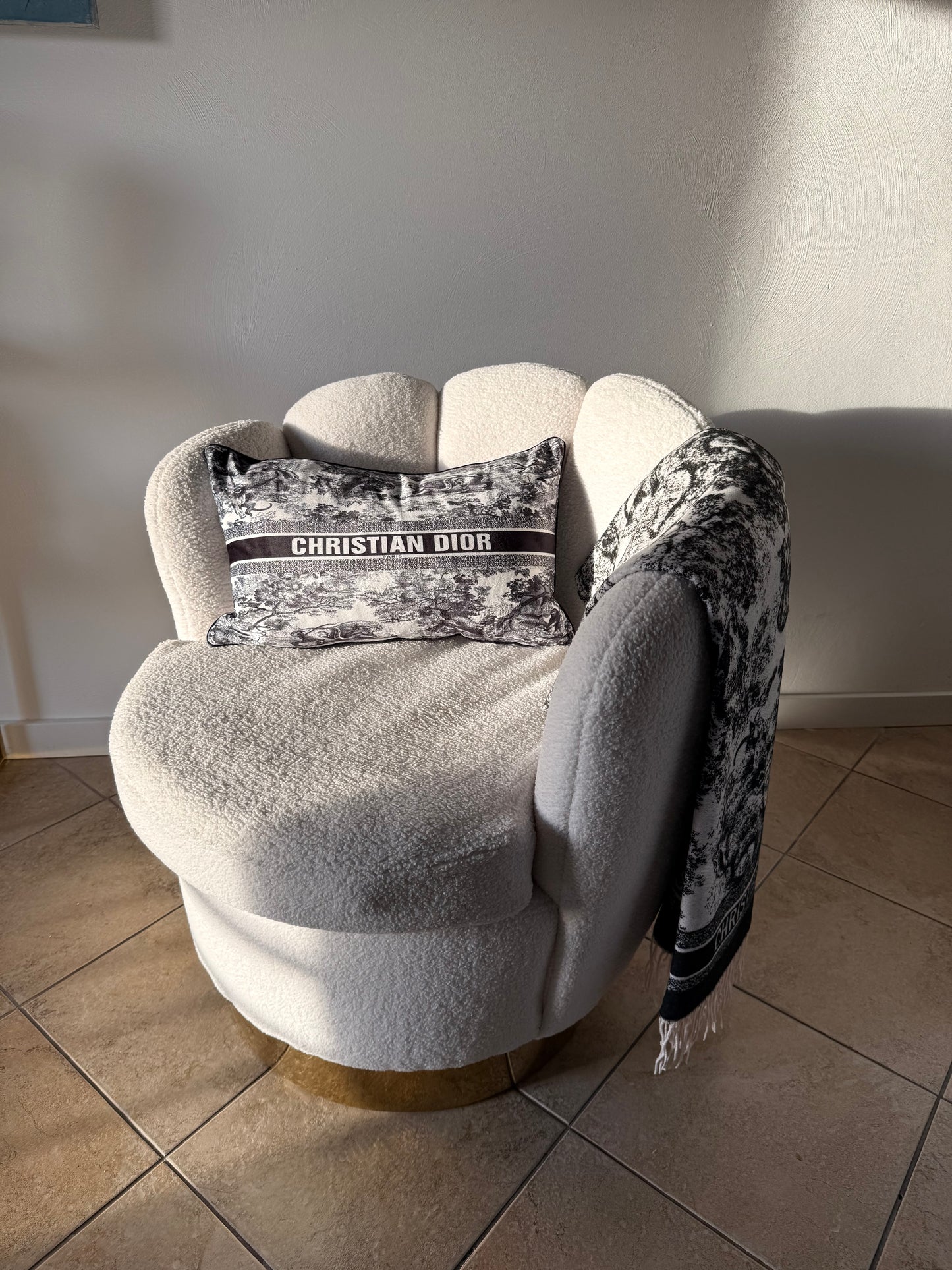 Klassiek D kussen zwart 30 bij 50