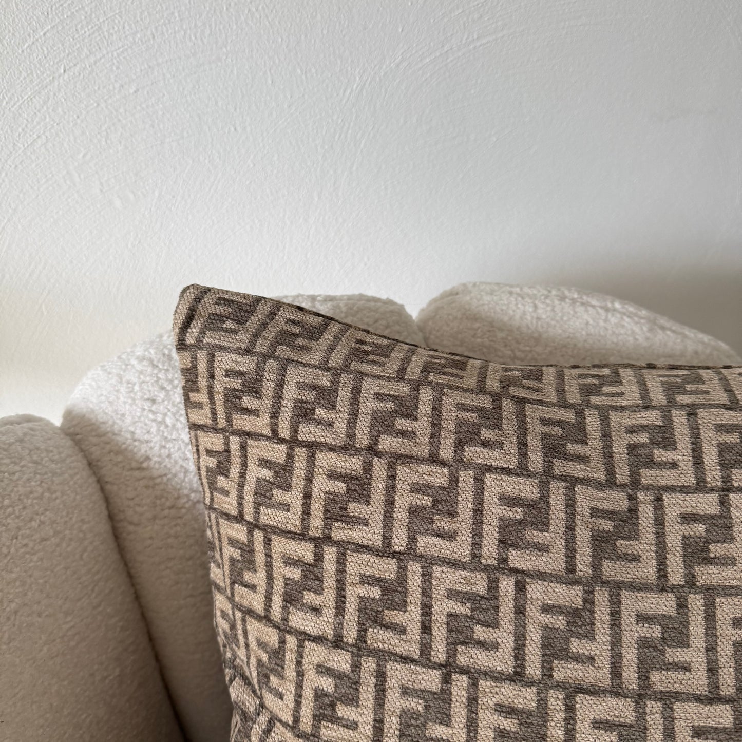 Bruin beige kussen 50 bij 50