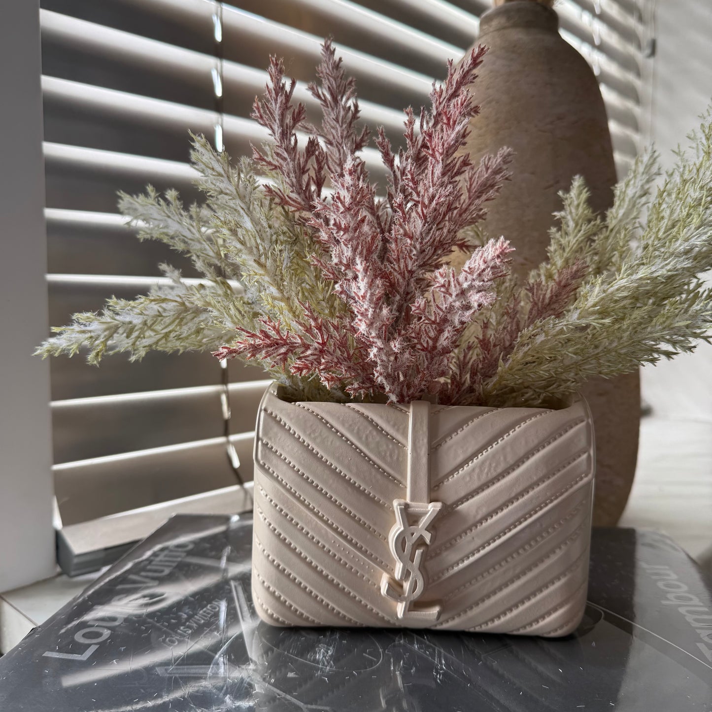 Bag vase