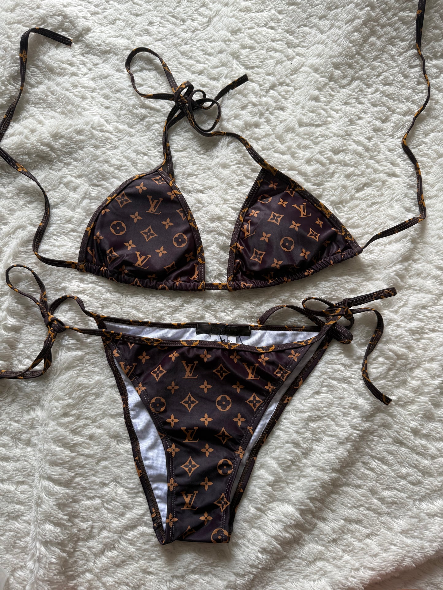 Bikini bruin