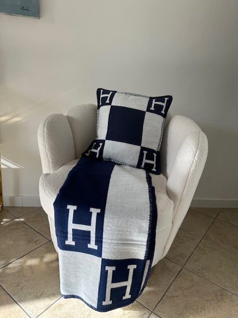 H blanket 130 by 170 dark blue