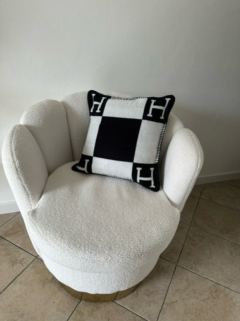 Klassisches H-Kissen Schwarz 45 x 45