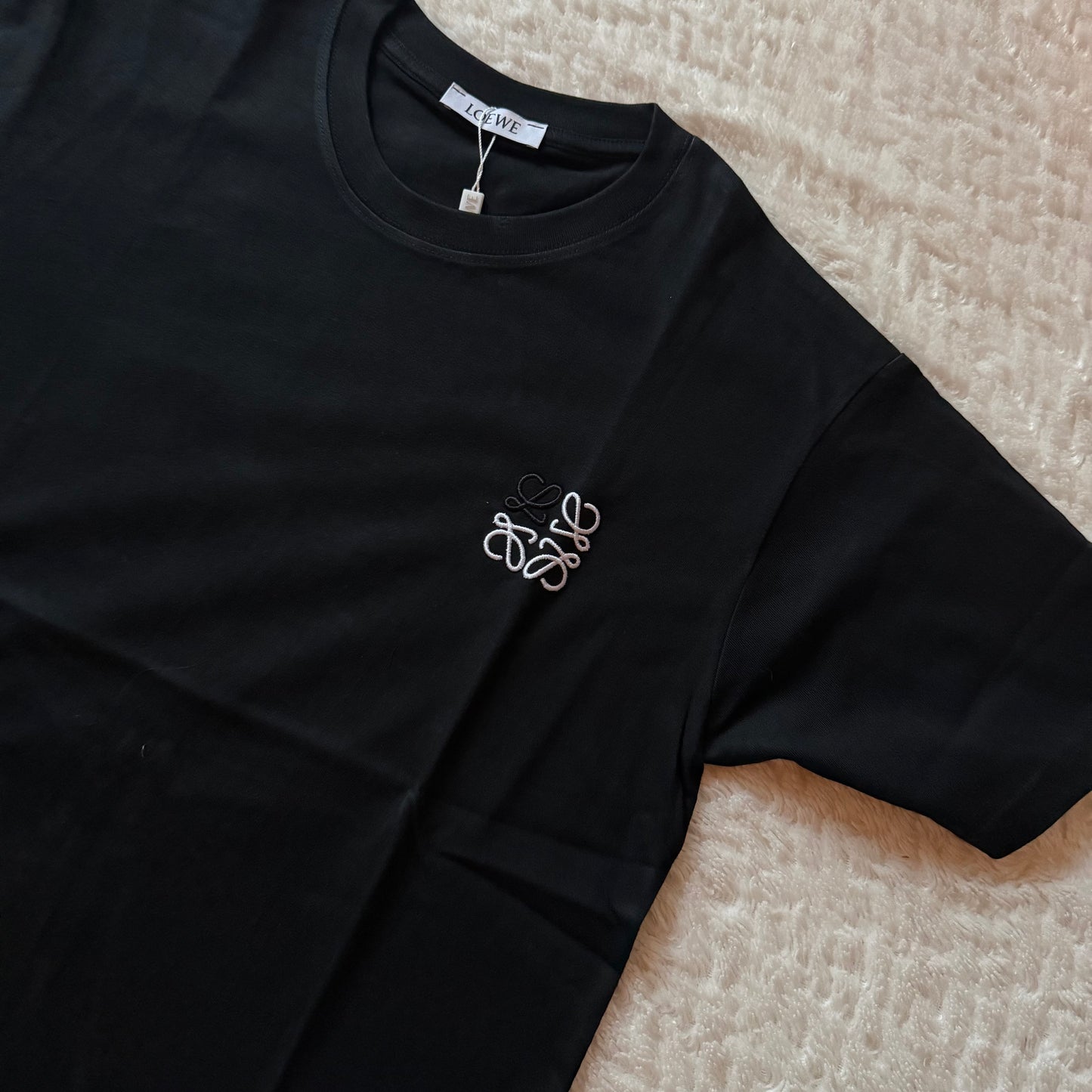 Schwarzes Unisex-T-Shirt in Übergröße