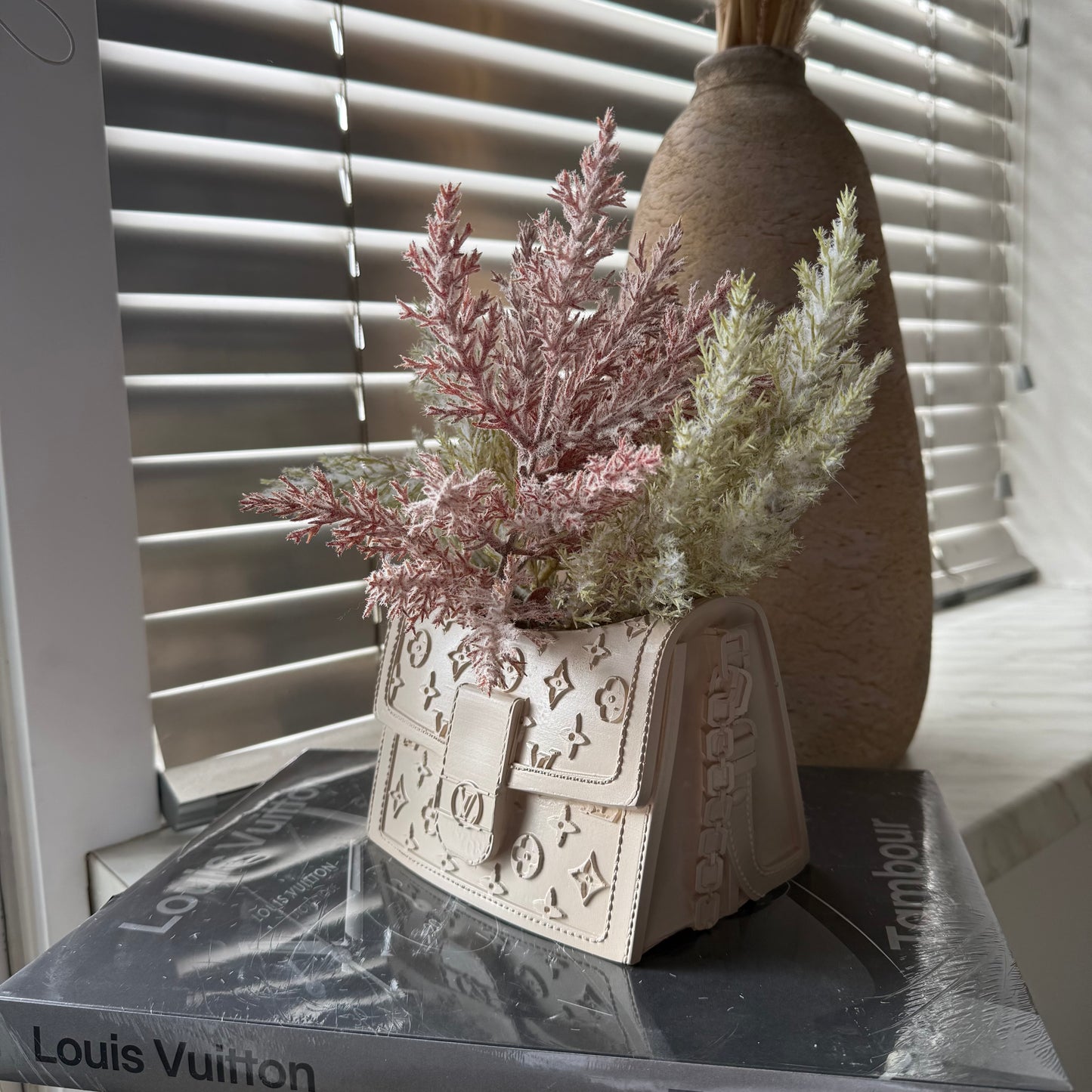 Bag vase