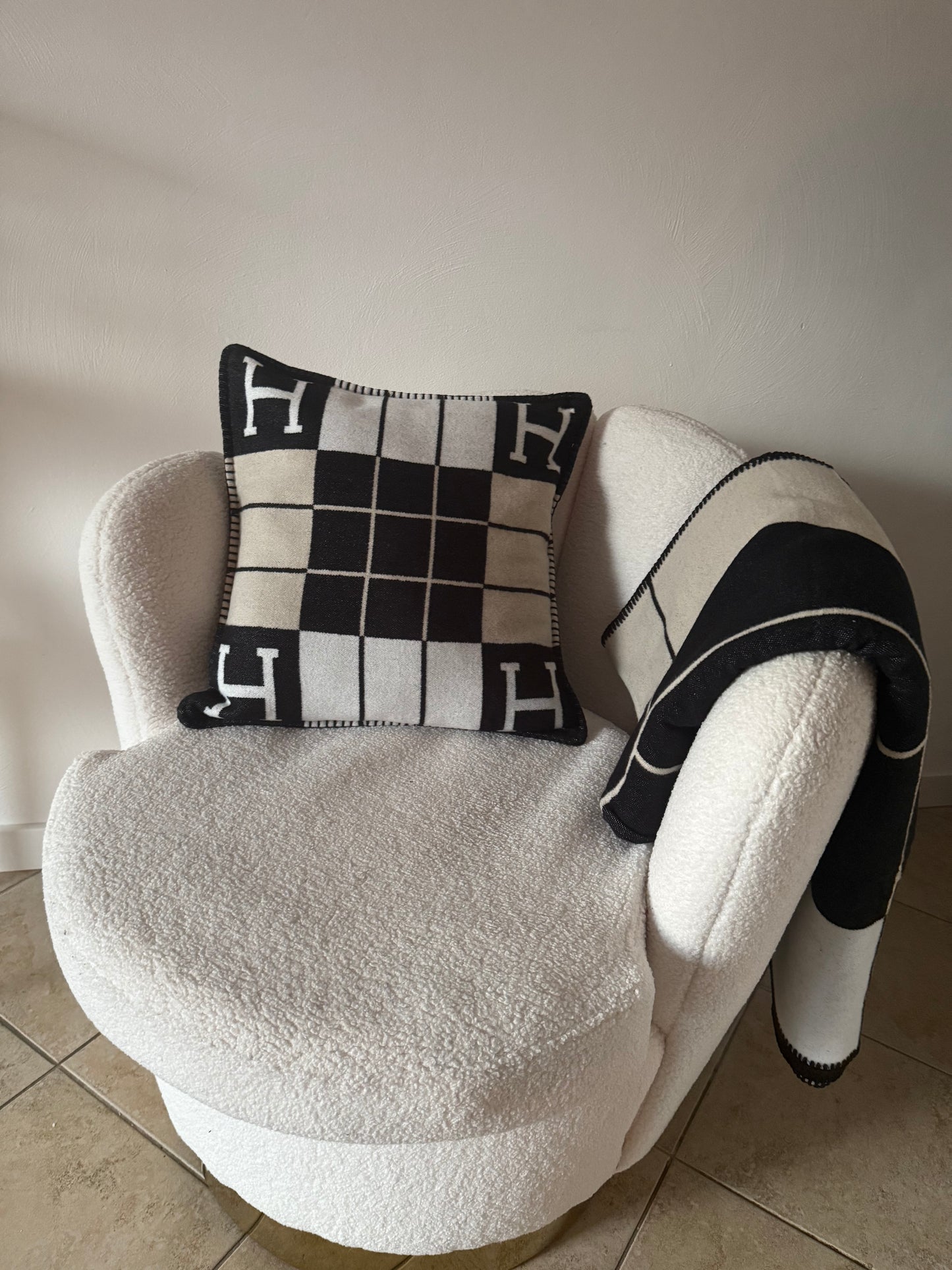Kussen zwart wit beige