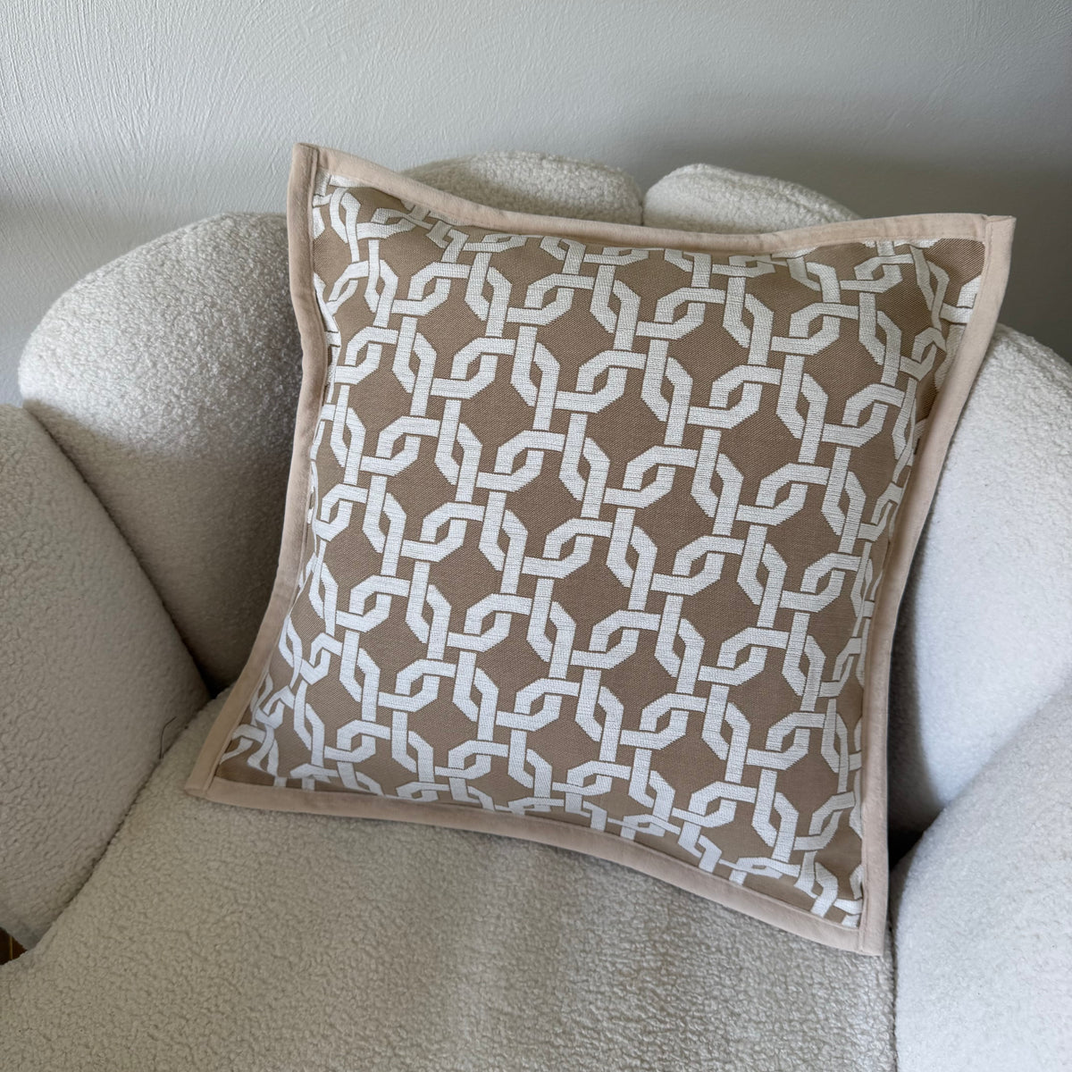 kussen luxe patroon beige/wit