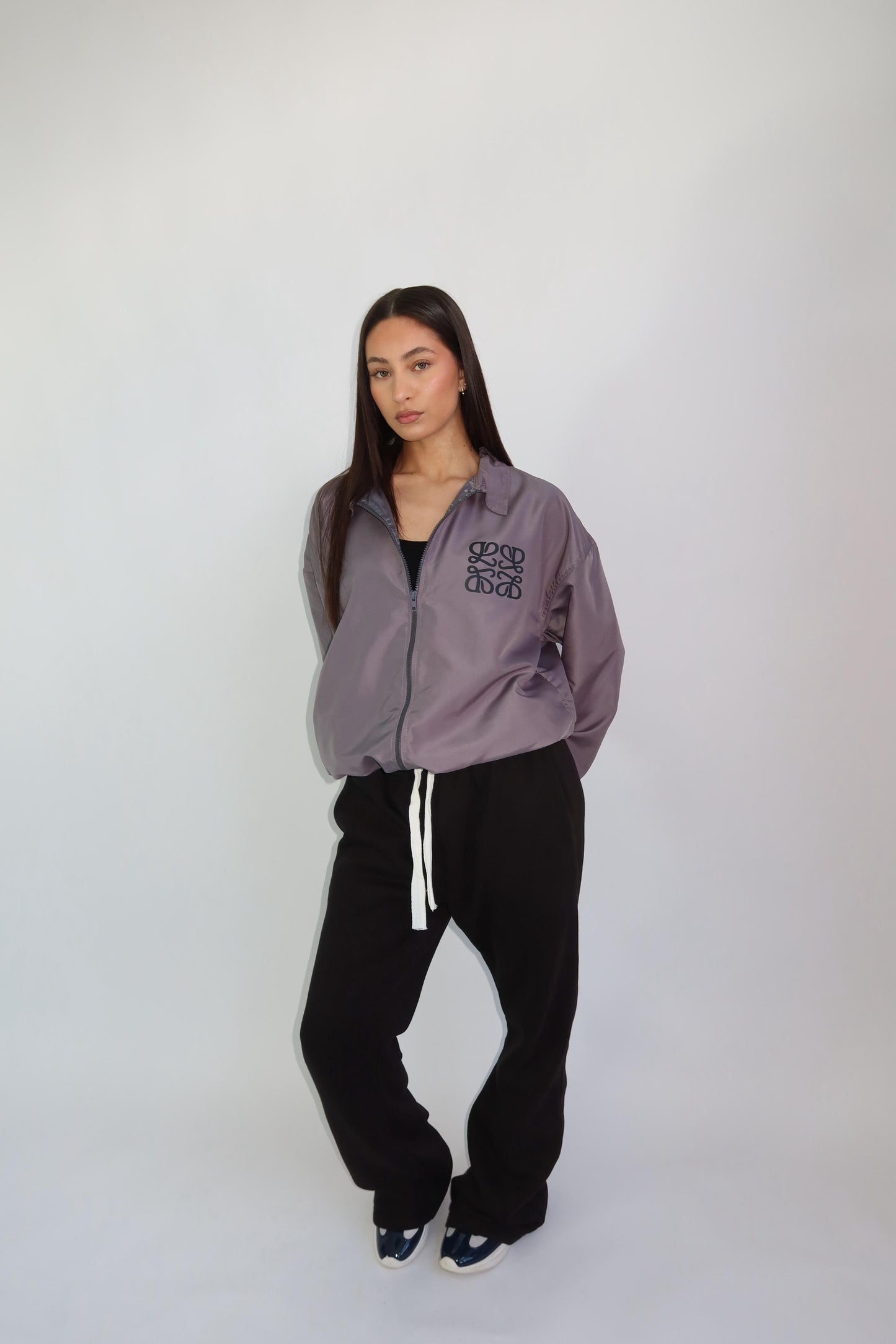 Piority Monogram windjacket grijs