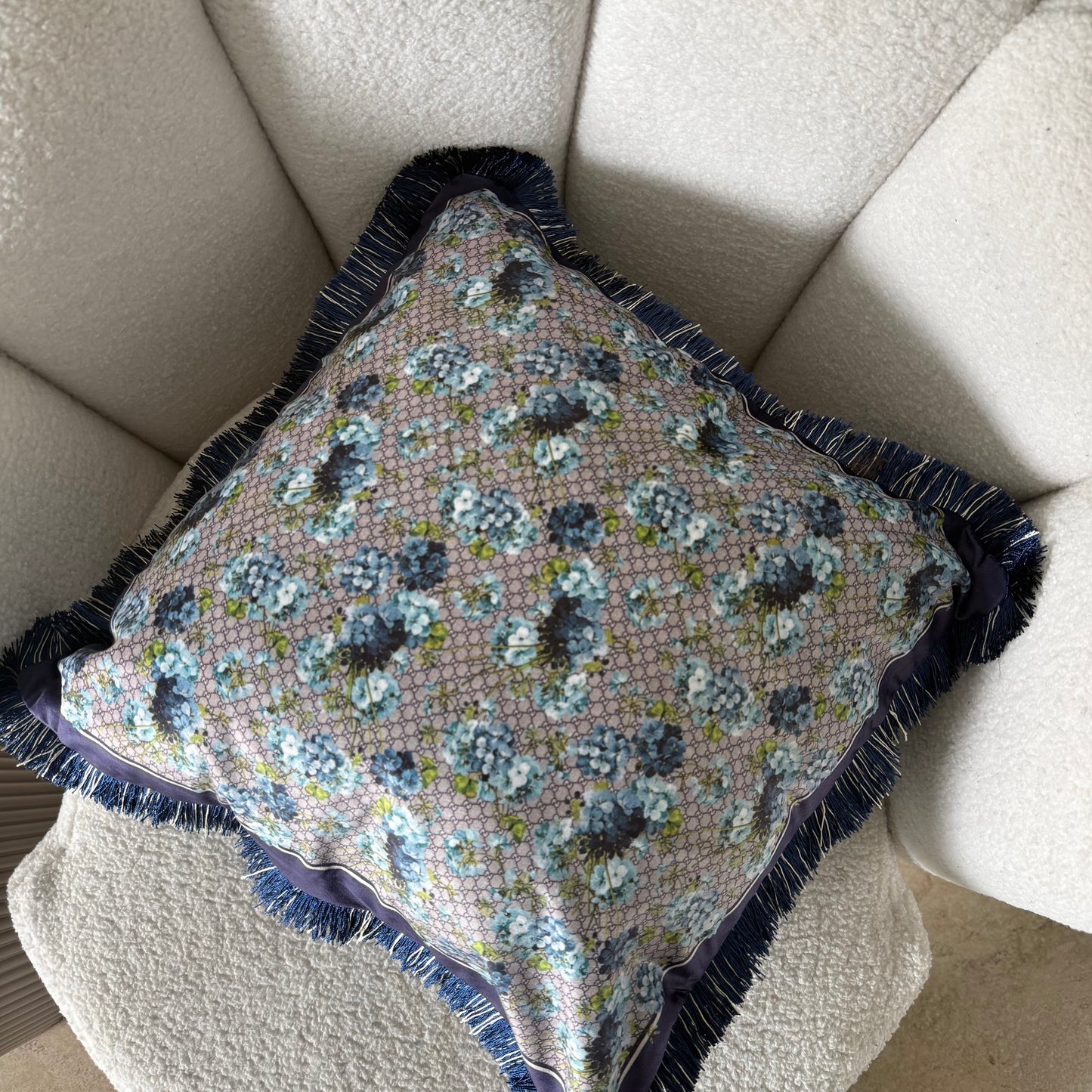 Iconische kussen 45 bij 45 blauw