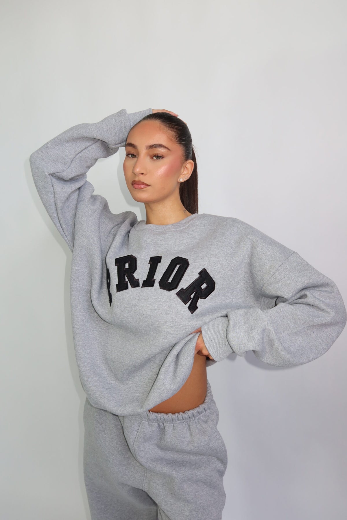 PRIOR OVERSIZED SWEATER TRACKSUIT – GRIJS