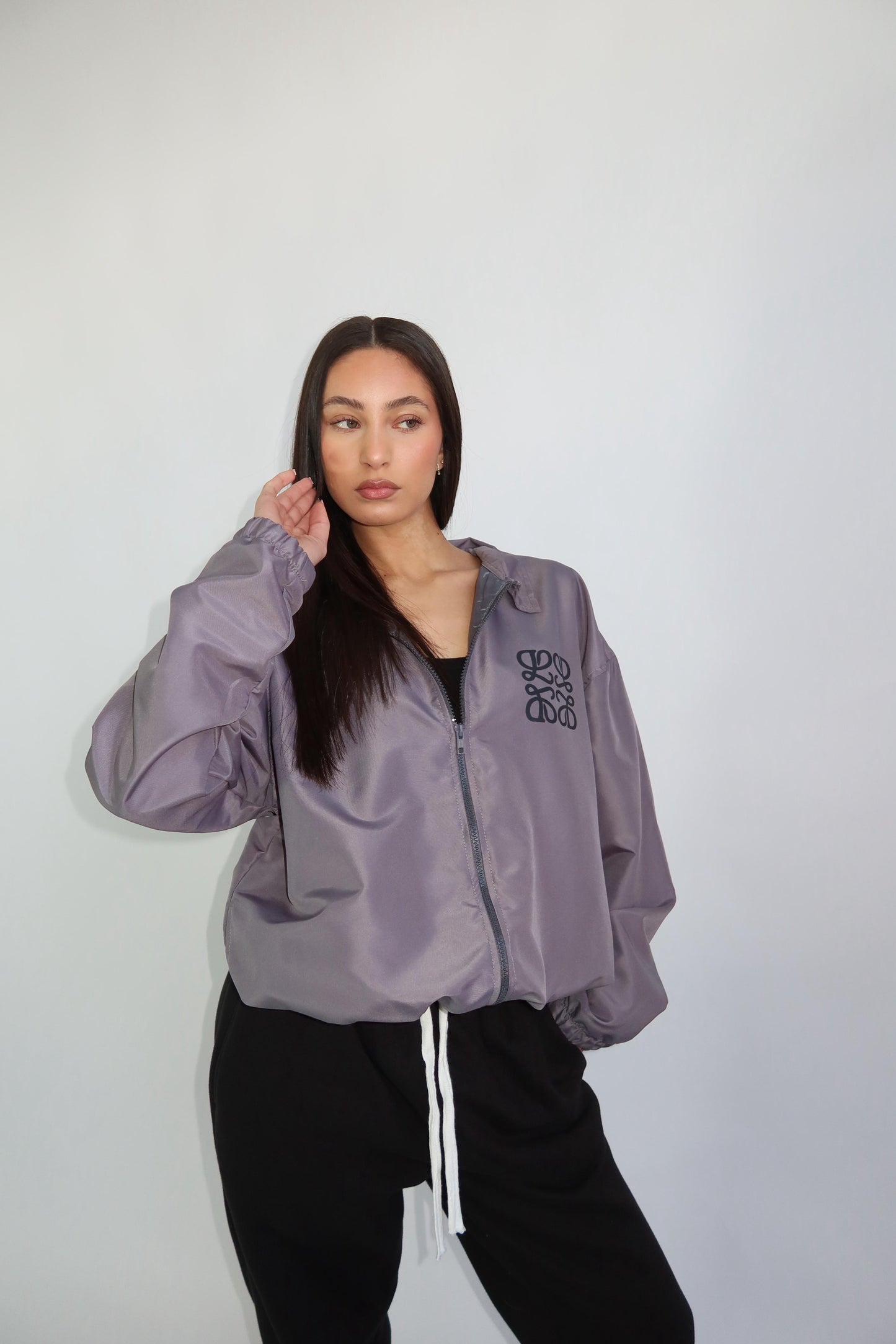 Piority Monogram windjacket grijs