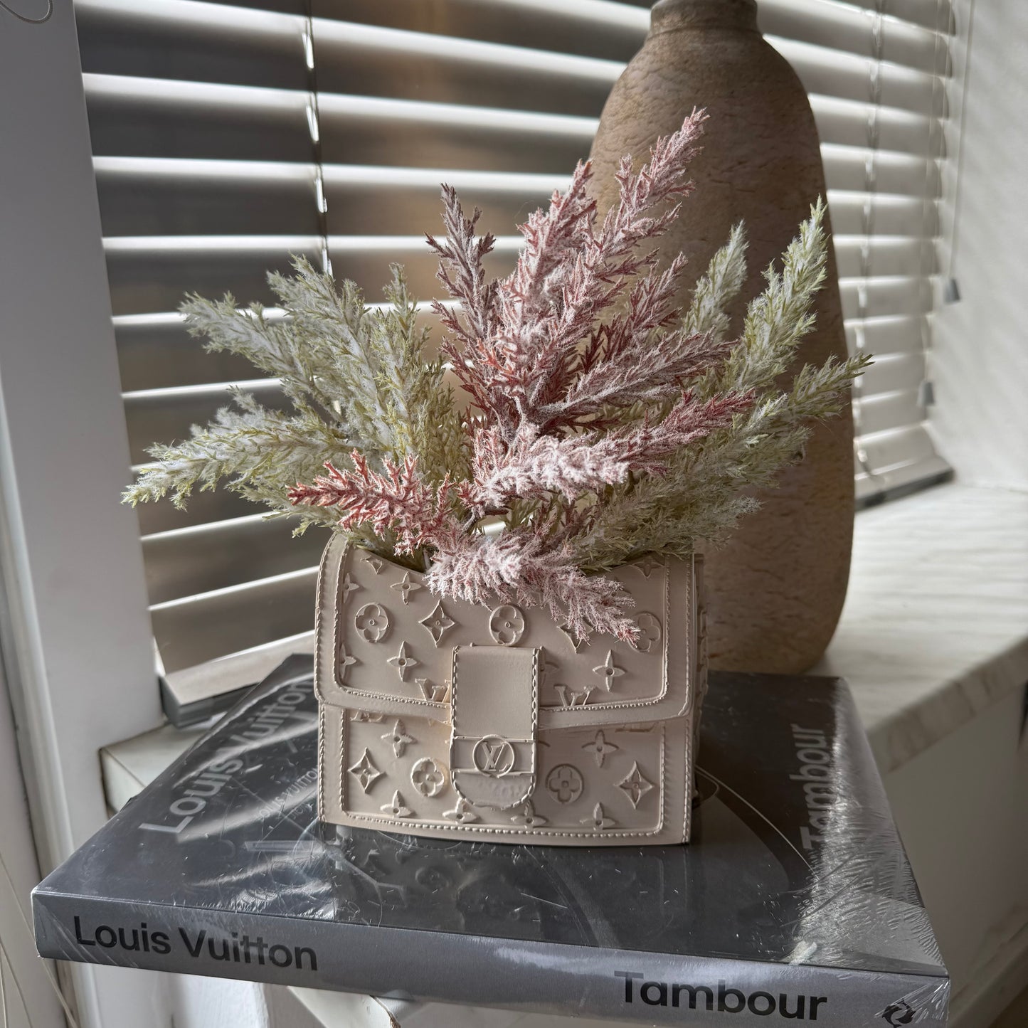 Bag vase