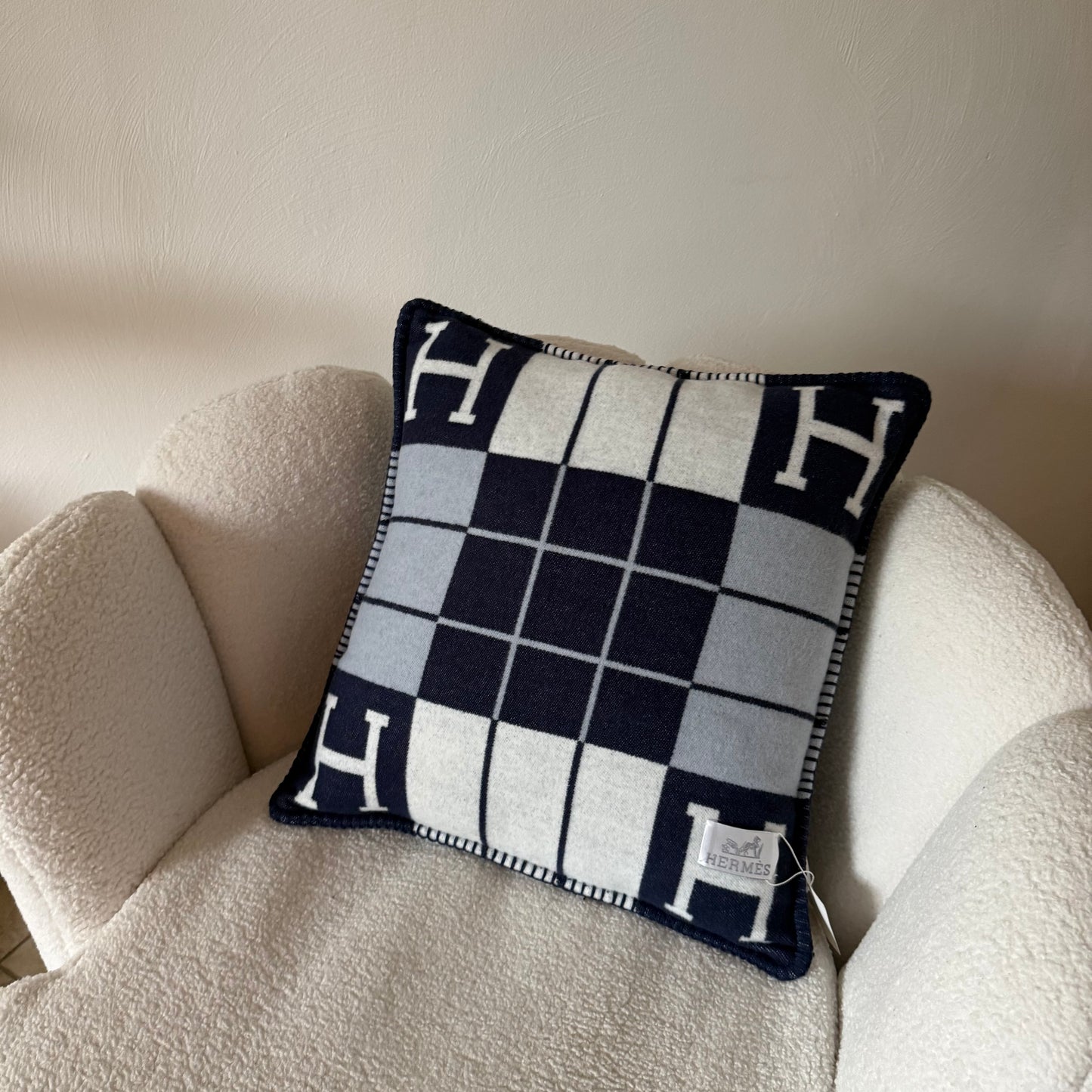 H kussen blauw