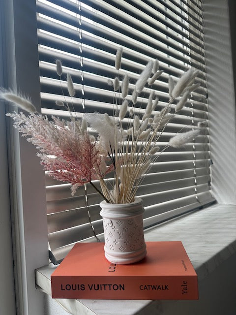 Round vase